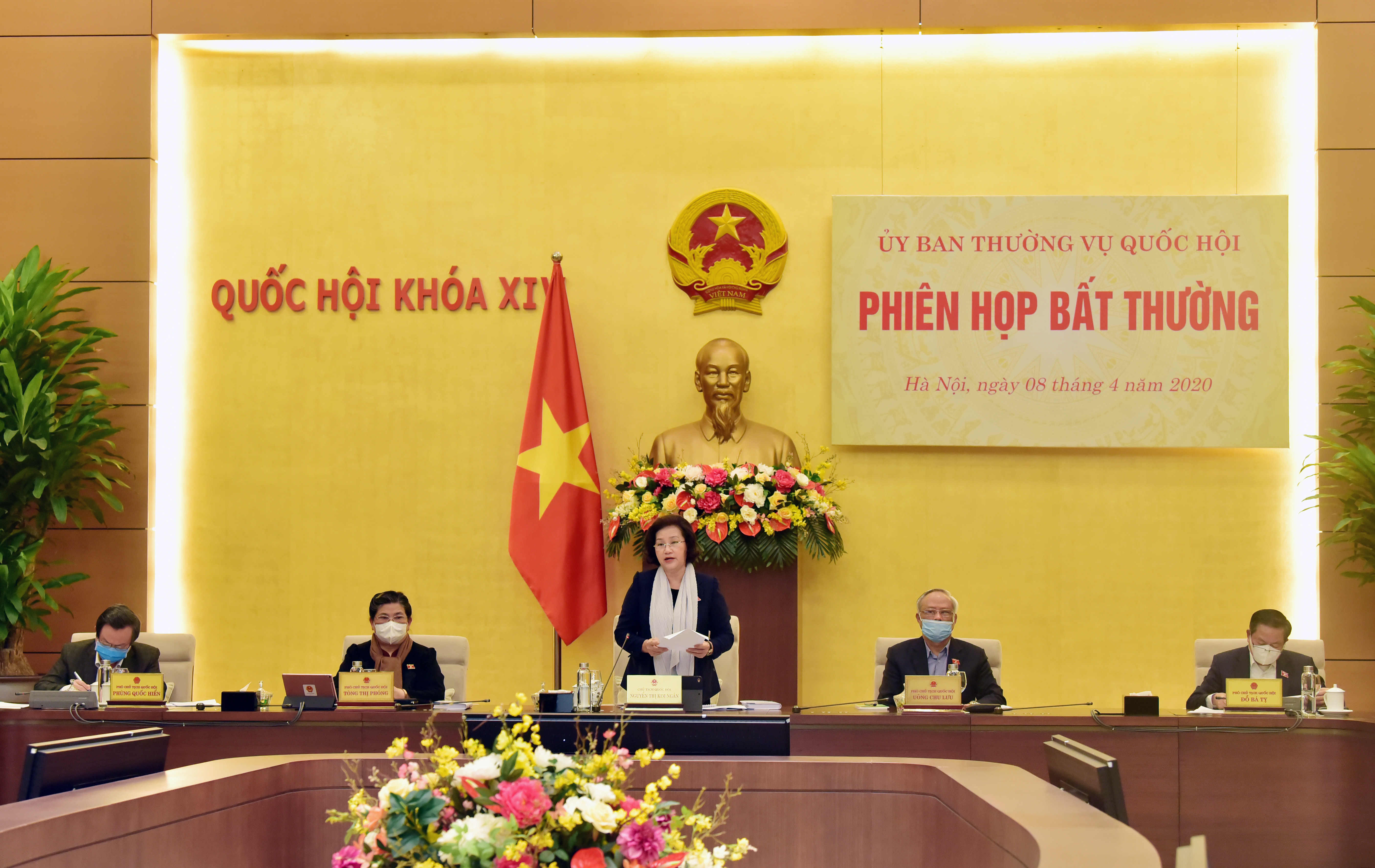 Ủy ban Thường vụ Quốc hội xem xét, cho ý kiến về hỗ trợ người dân gặp khó khăn do dịch Covid-19 